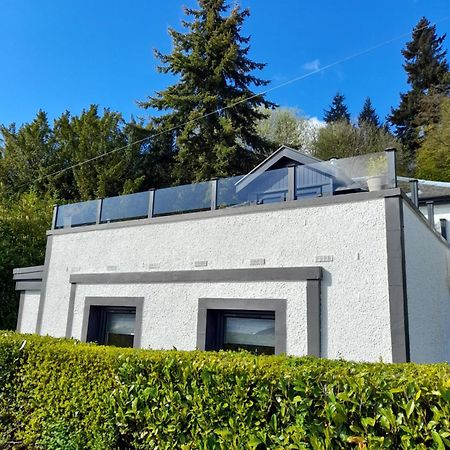 Cosy Lochside Cottage With Mountain And Sea Views Clynder Exterior photo