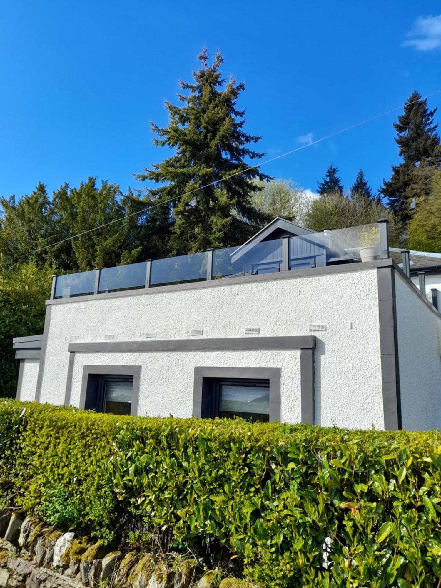 Cosy Lochside Cottage With Mountain And Sea Views Clynder Exterior photo