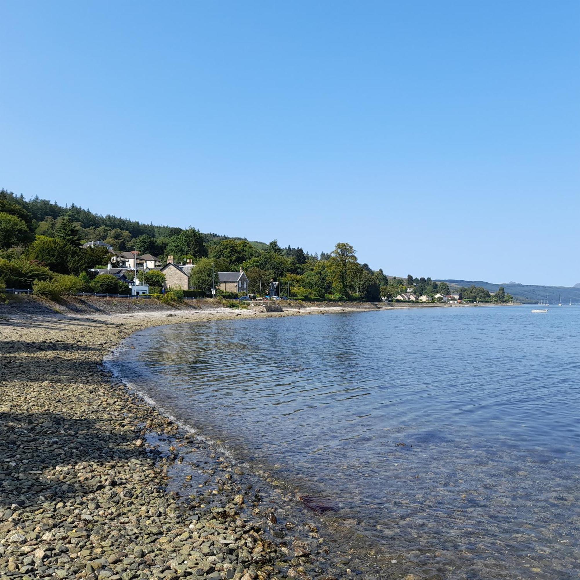 Cosy Lochside Cottage With Mountain And Sea Views Clynder Exterior photo